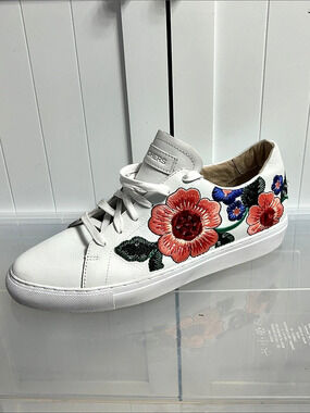 Skechers Vaso Flor women's white leather sneakers 10 EUC